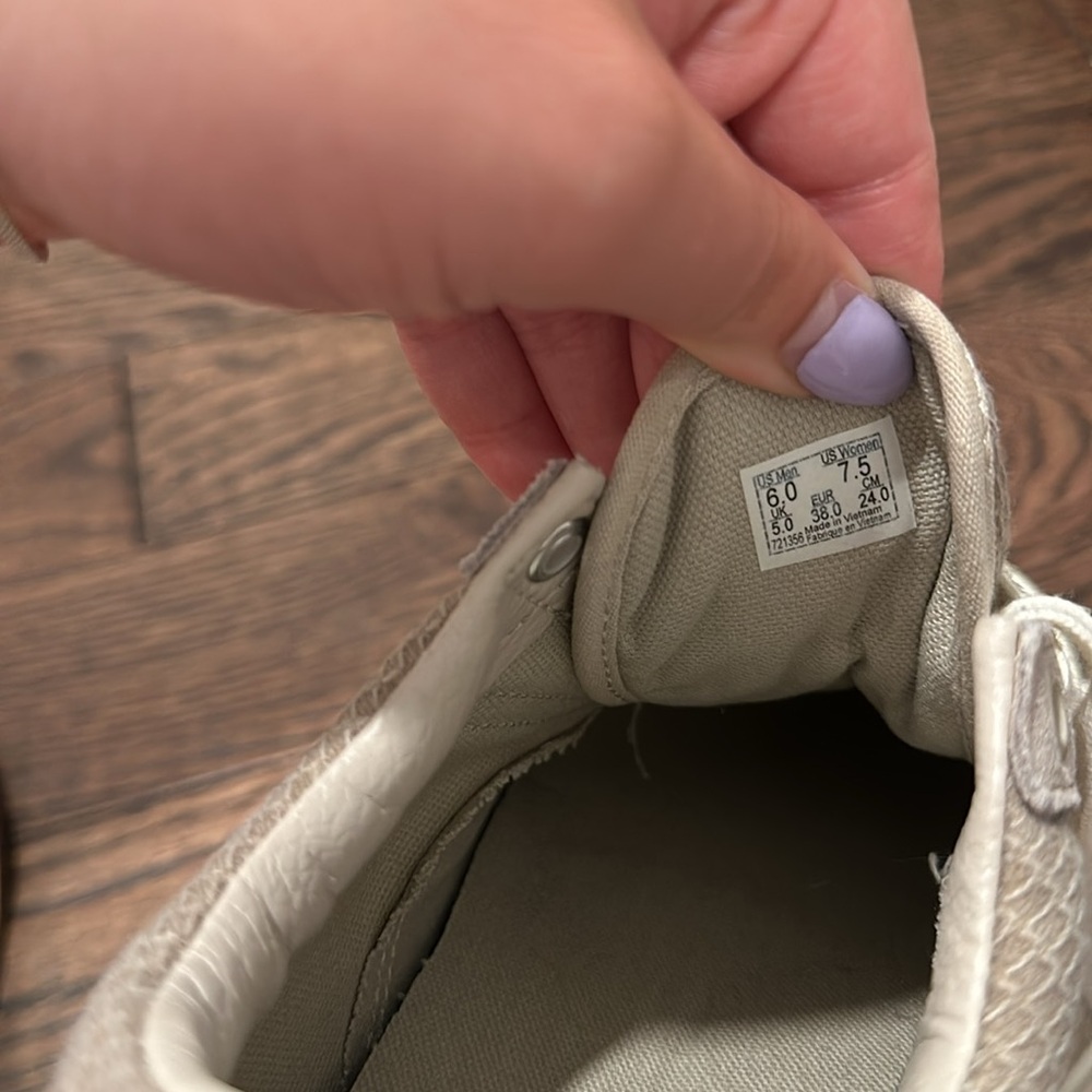 vans - Picture 4 of 4
